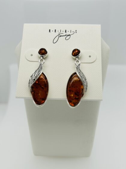 Leaf design oval amber earrings