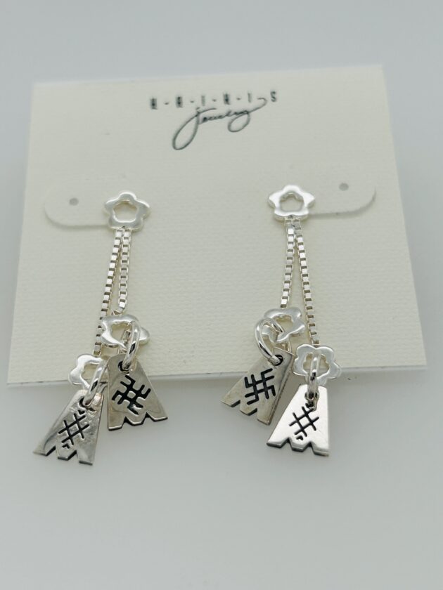 Flower scallop earrings